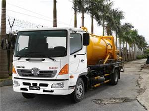 Xe hút chất thải 4 khối Hino