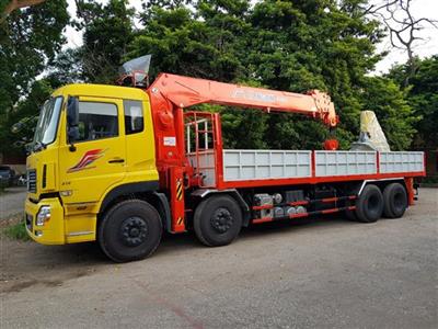 Xe tải 4 chân Dongfeng gắn cẩu 12 tấn Kanglim
