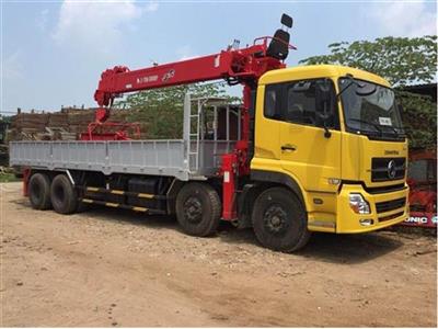 Xe tải thùng 4 chân Hoàng Huy gắn cẩu ATOM 12 tấn