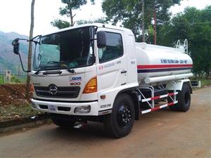 Xi téc phun nước 8 khối Hino FG8JJSB