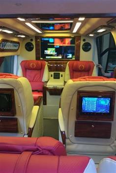 Ford Transit limousine từ Việt Nam xuất sang Kuwait