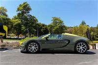 Hai chiếc Veyron Grand Sport Vitesse màu độc khoe dáng