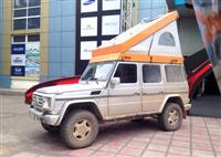 Cặp đôi Mercedes G-class xuyên thế giới đến Việt Nam