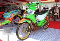 Dân độ Indonesia trổ tài chế xe siêu sặc sỡ