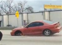 Ford Mustang đi không cần bánh