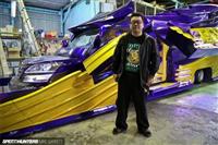 Toyota Hiace độ lạ nhất thế giới