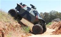 Xe off-road của quân đội có gì lạ?