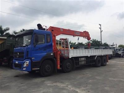 Xe tải 4 chân trường giang gắn cẩu 10 tấn KANGLIM