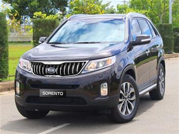 Kia Sorento giảm giá chỉ còn 780 triệu