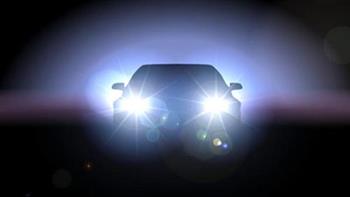 Đi ôtô trong phố, bật đèn pha bị phạt bao nhiêu?