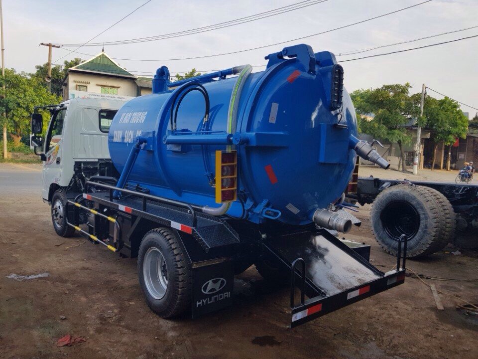 Xe hút chất thải 4 khối Thaco Oliin500B 2