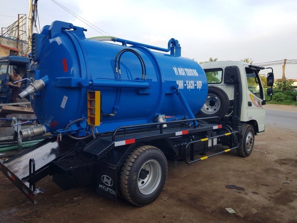 Xe hút chất thải 4 khối Thaco Oliin500B 3