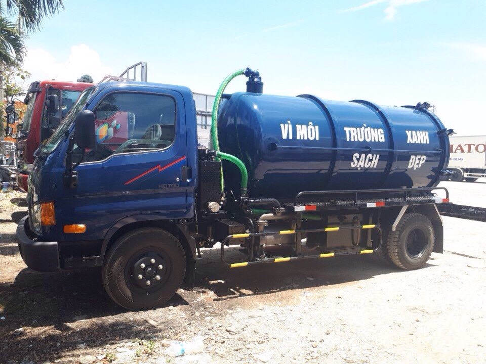 Xe hút chất thải 6 khối Hyundai HD700 2