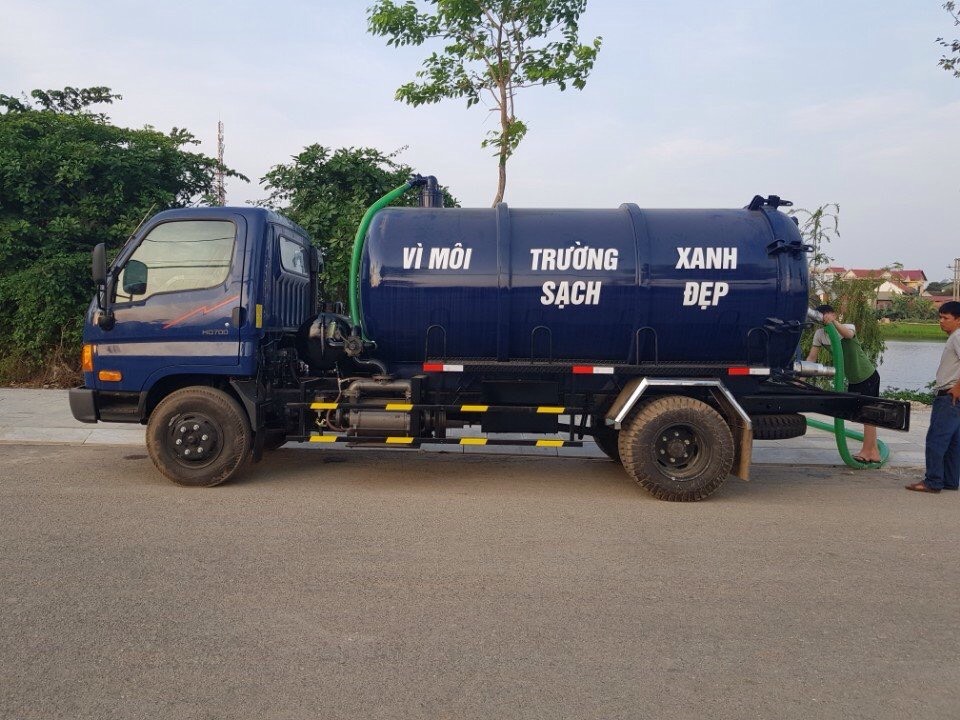 Xe hút chất thải 6 khối Hyundai HD700 1