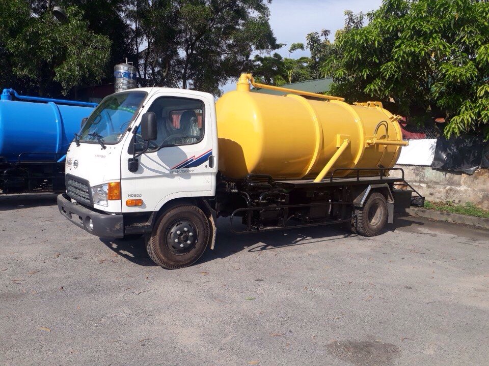 Xe hút chất thải 7 khối Hyundai HD800 1