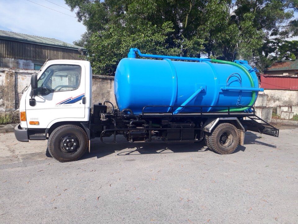 Xe hút chất thải 7 khối Hyundai HD800 2