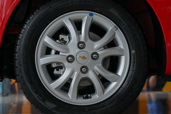 Chevrolet Spark LT giá 389 triệu 3