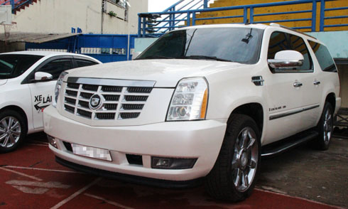 khung-long-cadillac-escalade-2007-gia-1-2-ty-tai-viet-nam