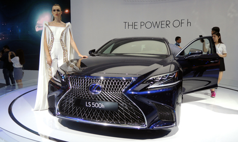 lexus-ls500h-sedan-nhat-ban-phong-cach-co-dien