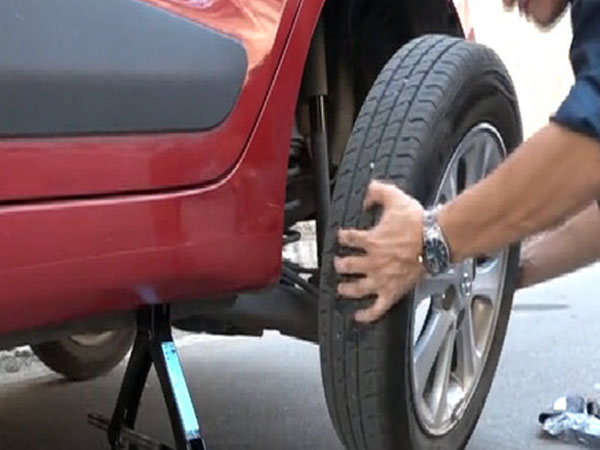 ky-nang-tu-thay-lop-oto-khong-the-bo-qua-cho-tai-xe-viet-4