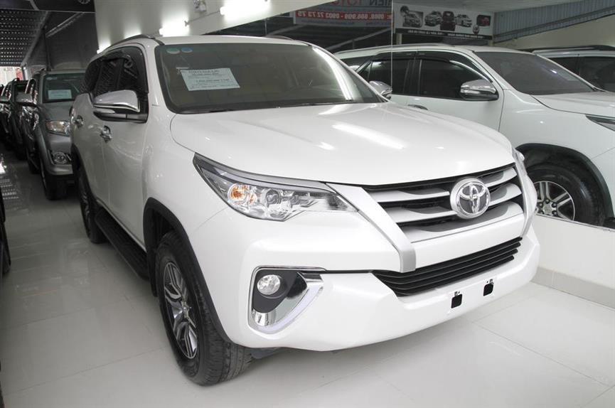 Lạ đời Toyota Fortuner 'lướt' đắt hơn 200 triệu so với xe mới 2
