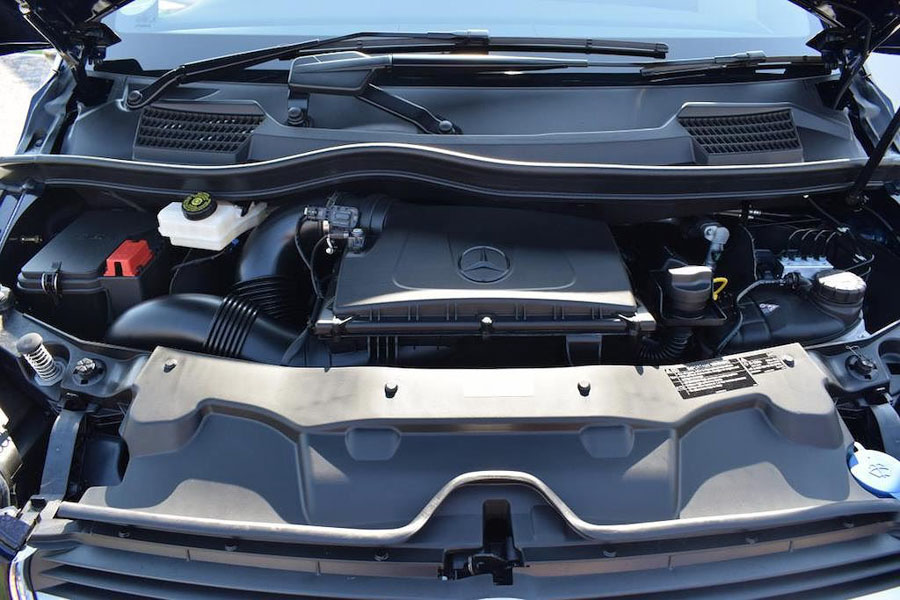 Mercedes V-Class Night Edition 3